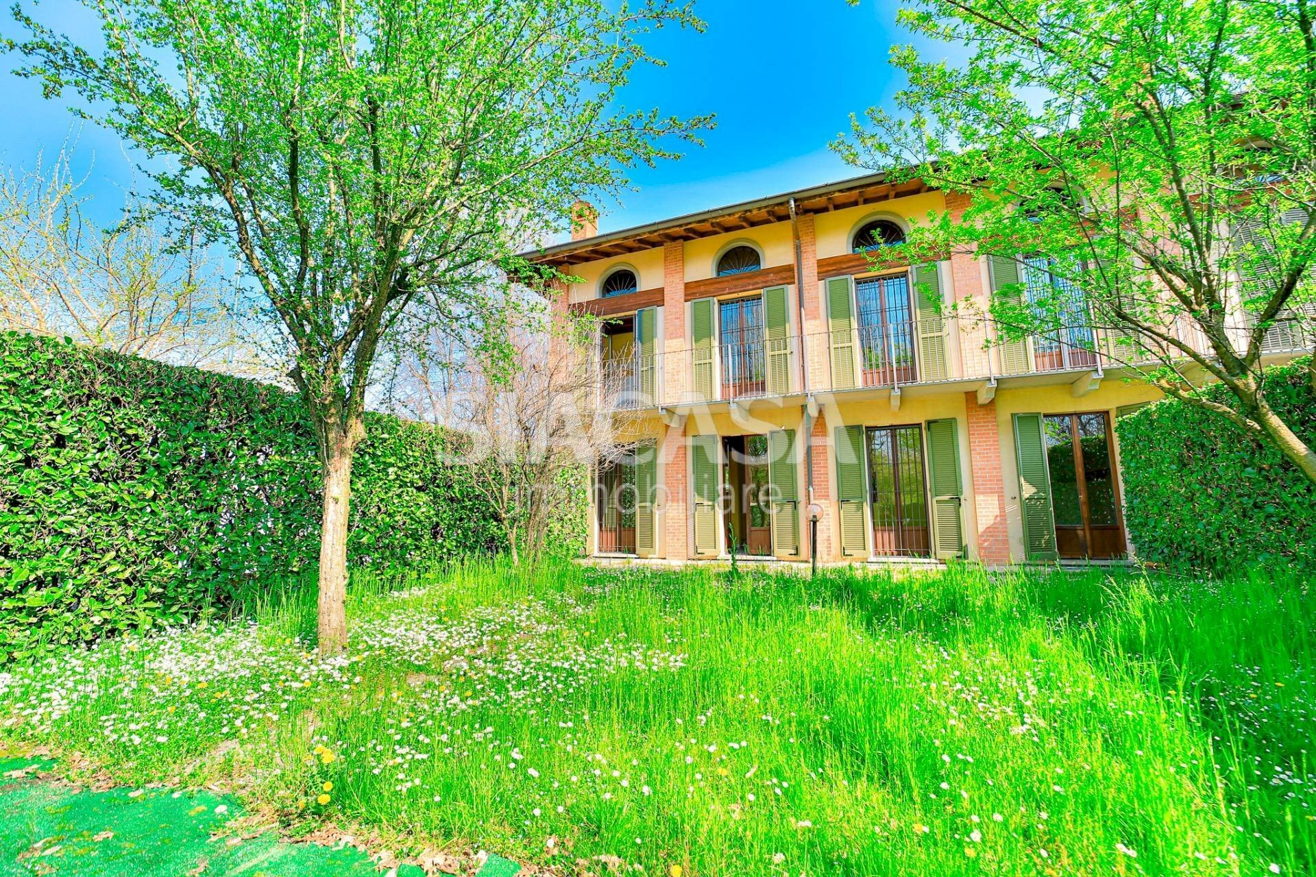 Foto 1 - Villa VIA ROMA
 
30, Osnago - photo 1