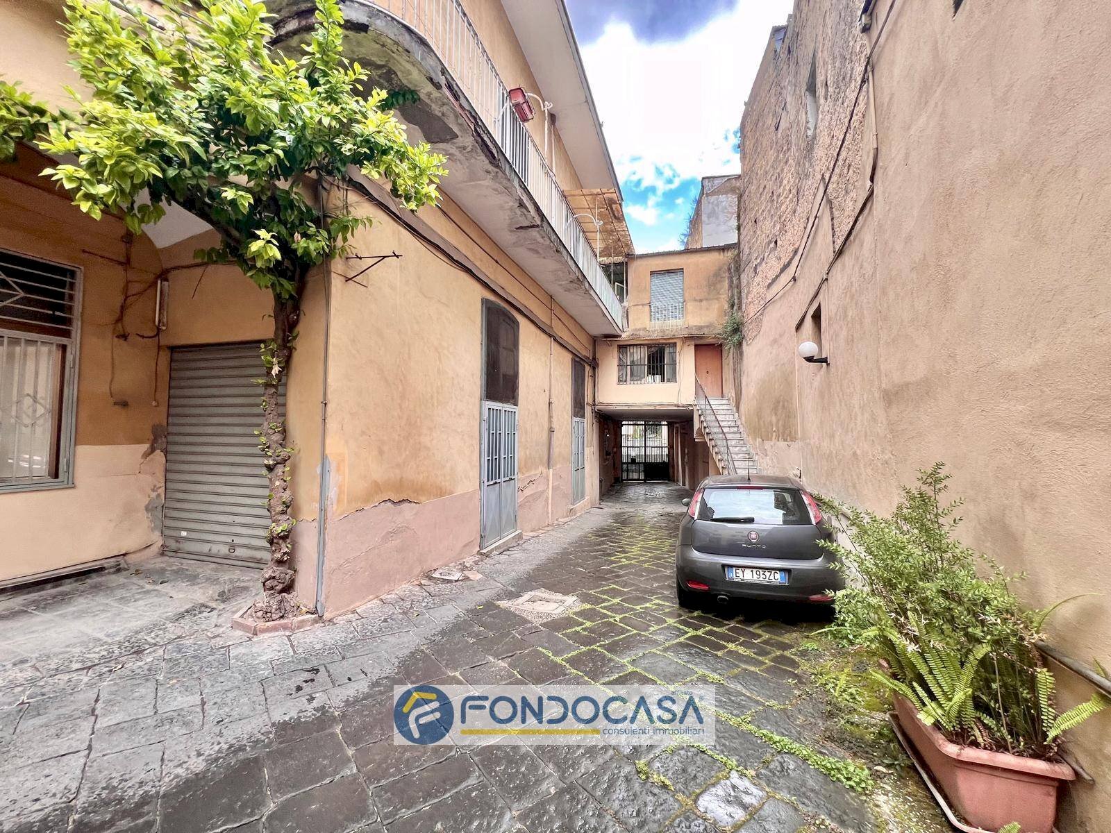 Foto 2 - Stabile - Palazzo via salvatore russo
 
36, Sant'Antimo - foto 2