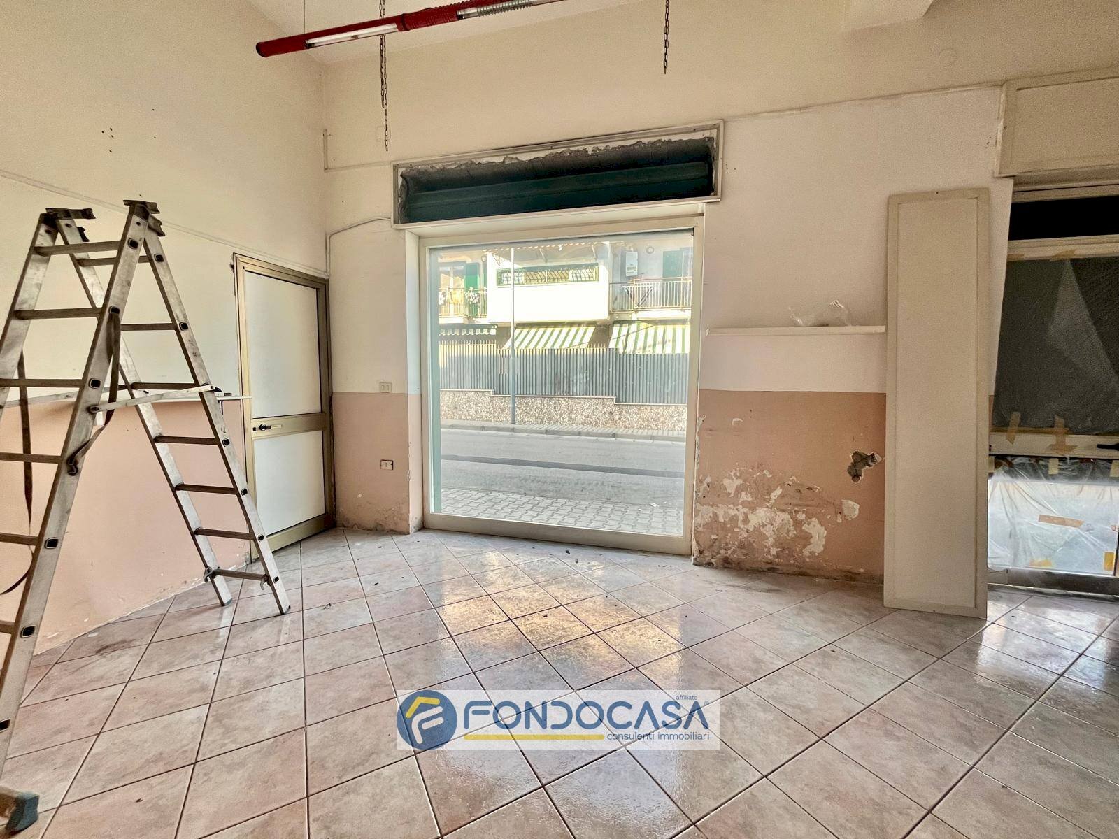 Foto 3 - Commercial Premises via leopardi, Sant'Antimo - photo 3