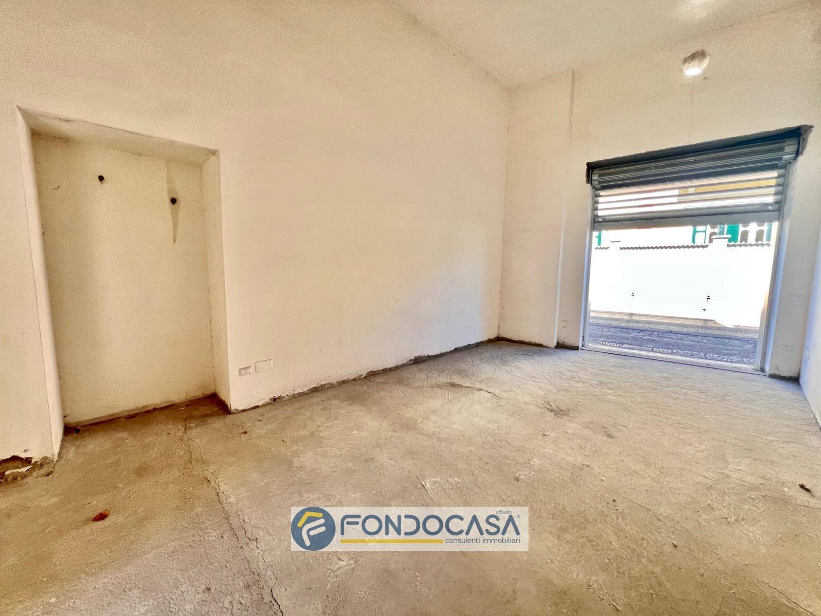 Foto 1 - Locale Commerciale Via di vittorio
 
5, Sant'Antimo - foto 1