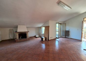 Foto 9 - Quadrilocale via tostini
 
45, Agosta - foto 9