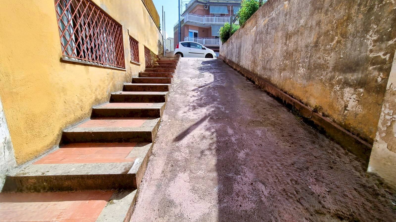 Foto 1 - Commercial Premises Via Dante Canducci
 
5, Nettuno - photo 1