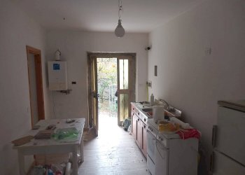 Foto 1 - Trilocale Via dei colli
 
12, Mafalda - foto 1