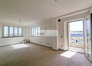 Foto 4 - Three-room apartment Viale Cristoforo Colombo
 
40, Camaiore - photo 4