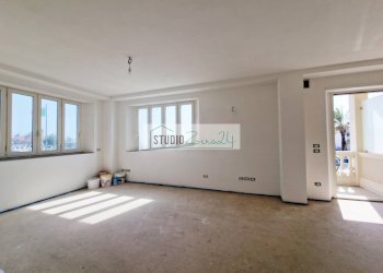 Foto 5 - Three-room apartment Viale Cristoforo Colombo
 
40, Camaiore - photo 5
