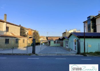 Foto 2 - Locale Commerciale rimembranze
 
22, Amelia - foto 2