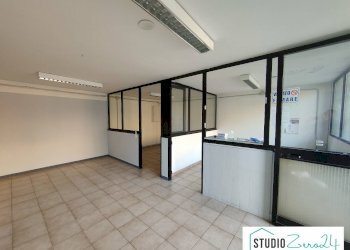 Foto 6 - Locale Commerciale rimembranze
 
22, Amelia - foto 6