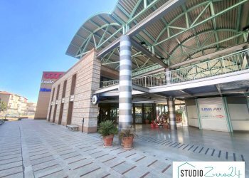 Foto 3 - Commercial Premises rimembranze
 
22, Amelia - photo 3