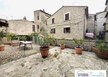 Foto 2 - Stable - Palace rimembranze
 
22, Lugnano in Teverina - photo 2