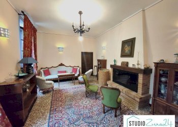 Foto 3 - Stable - Palace rimembranze
 
22, Lugnano in Teverina - photo 3