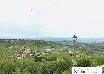 Foto 4 - Stable - Palace rimembranze
 
22, Lugnano in Teverina - photo 4