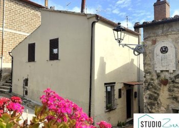 Foto 1 - Trilocale rimembranze
 
22, Amelia - foto 1