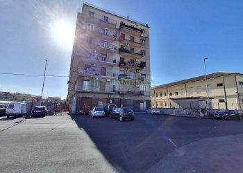 Foto 3 - Quadrilocale Via Francesco Laurana
 
39, Catania - foto 2