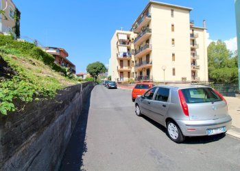 Foto 3 - Box Via Del Bosco
 
407, Catania - foto 3