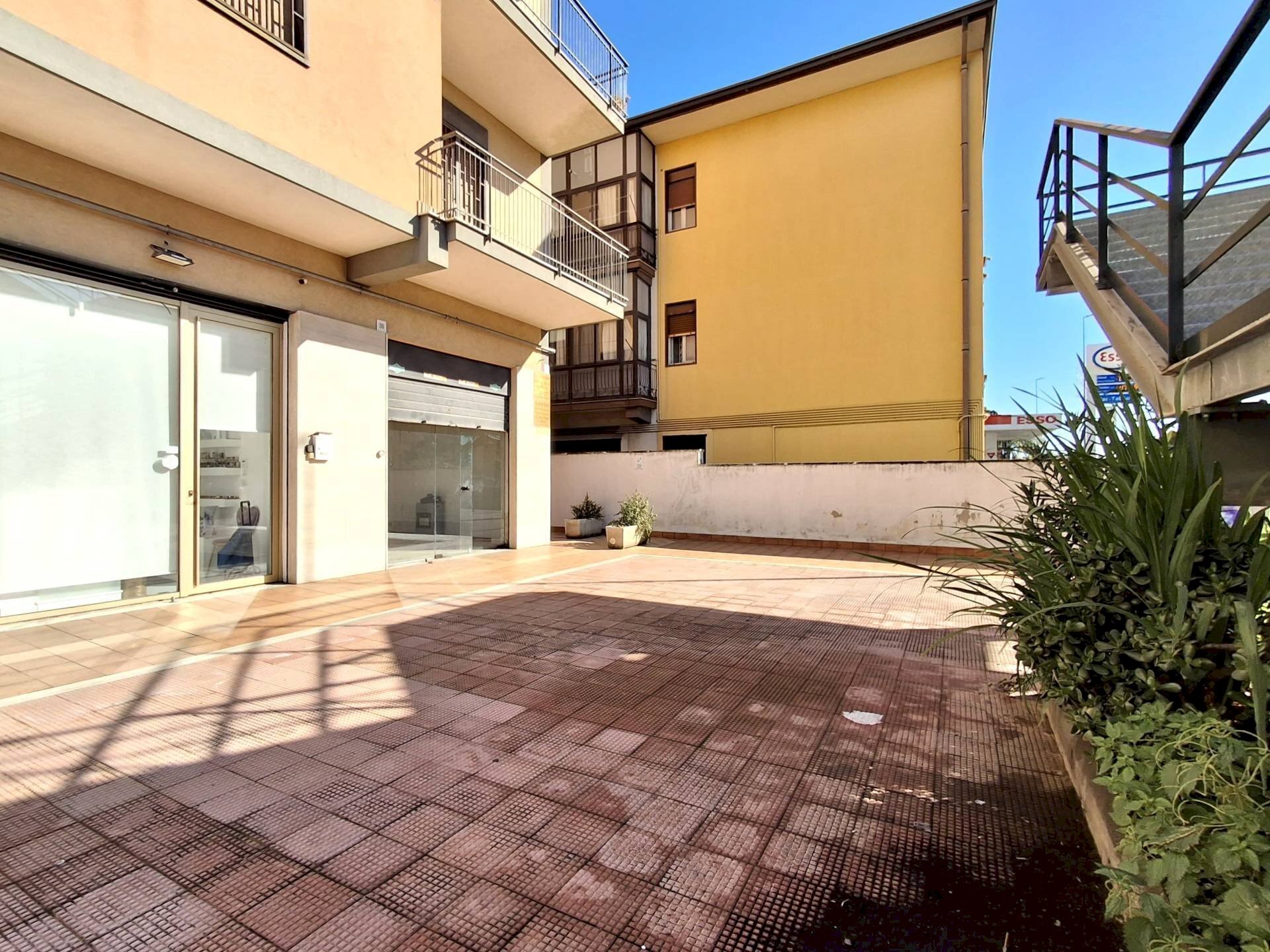 Foto 2 - Locale Commerciale Via Etnea
 
30, Gravina di Catania - foto 2