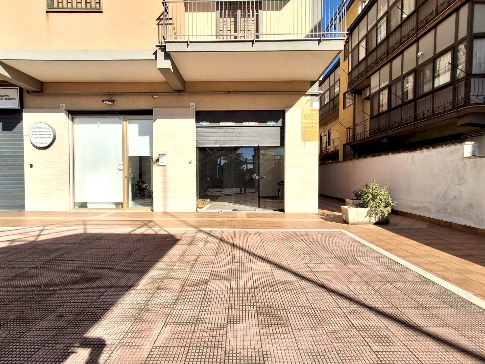 Foto 3 - Locale Commerciale Via Etnea
 
30, Gravina di Catania - foto 3