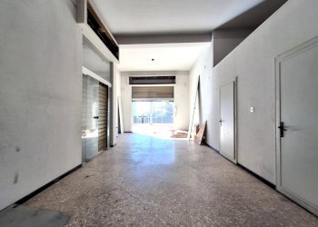 Foto 8 - Locale Commerciale Via Etnea
 
30, Gravina di Catania - foto 8