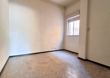 Foto 13 - Locale Commerciale Via Etnea
 
30, Gravina di Catania - foto 13