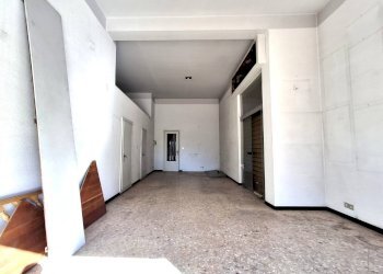 Foto 19 - Locale Commerciale Via Etnea
 
30, Gravina di Catania - foto 19