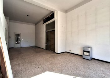 Foto 20 - Locale Commerciale Via Etnea
 
30, Gravina di Catania - foto 20