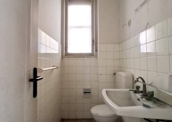 Foto 27 - Locale Commerciale Via Etnea
 
30, Gravina di Catania - foto 27