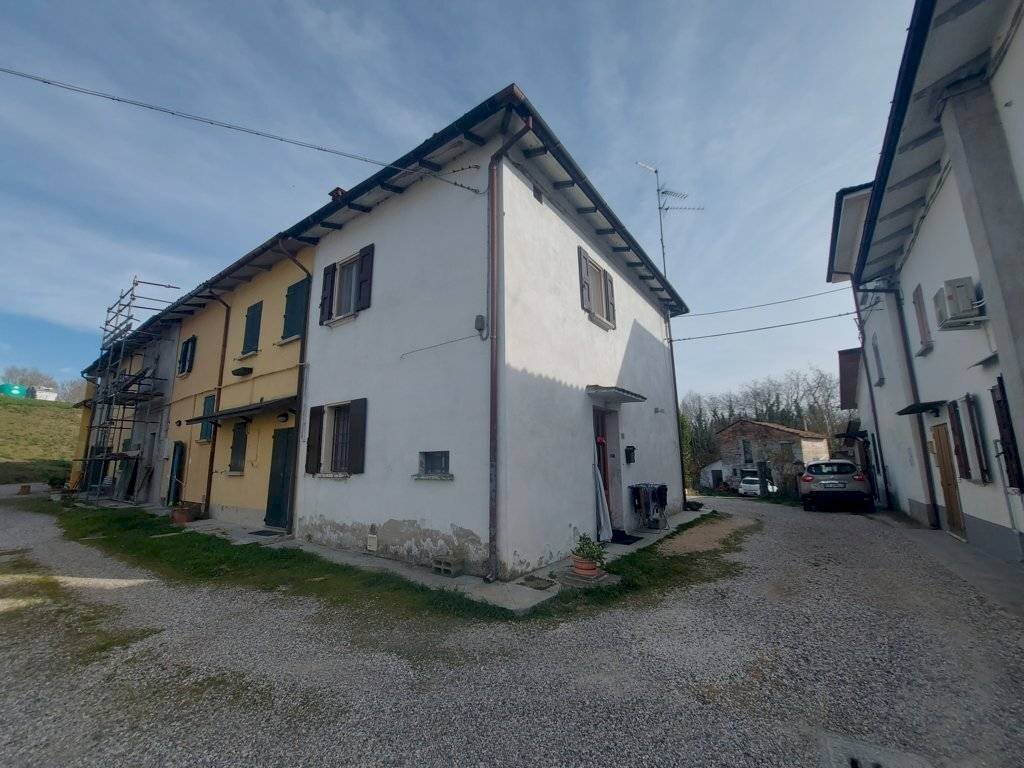 Foto 2 - Villa a Schiera via confine inferiore
 
125, Molinella - foto 2