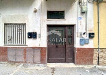 Foto 1 - Trilocale Via Trento
 
43, Carini - foto 1