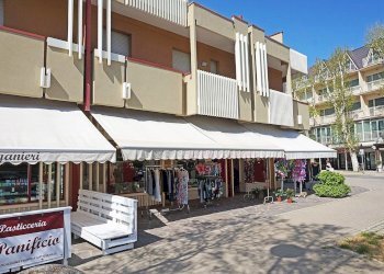 vista - Locale Commerciale Grazia Deledda, Cervia - foto 1