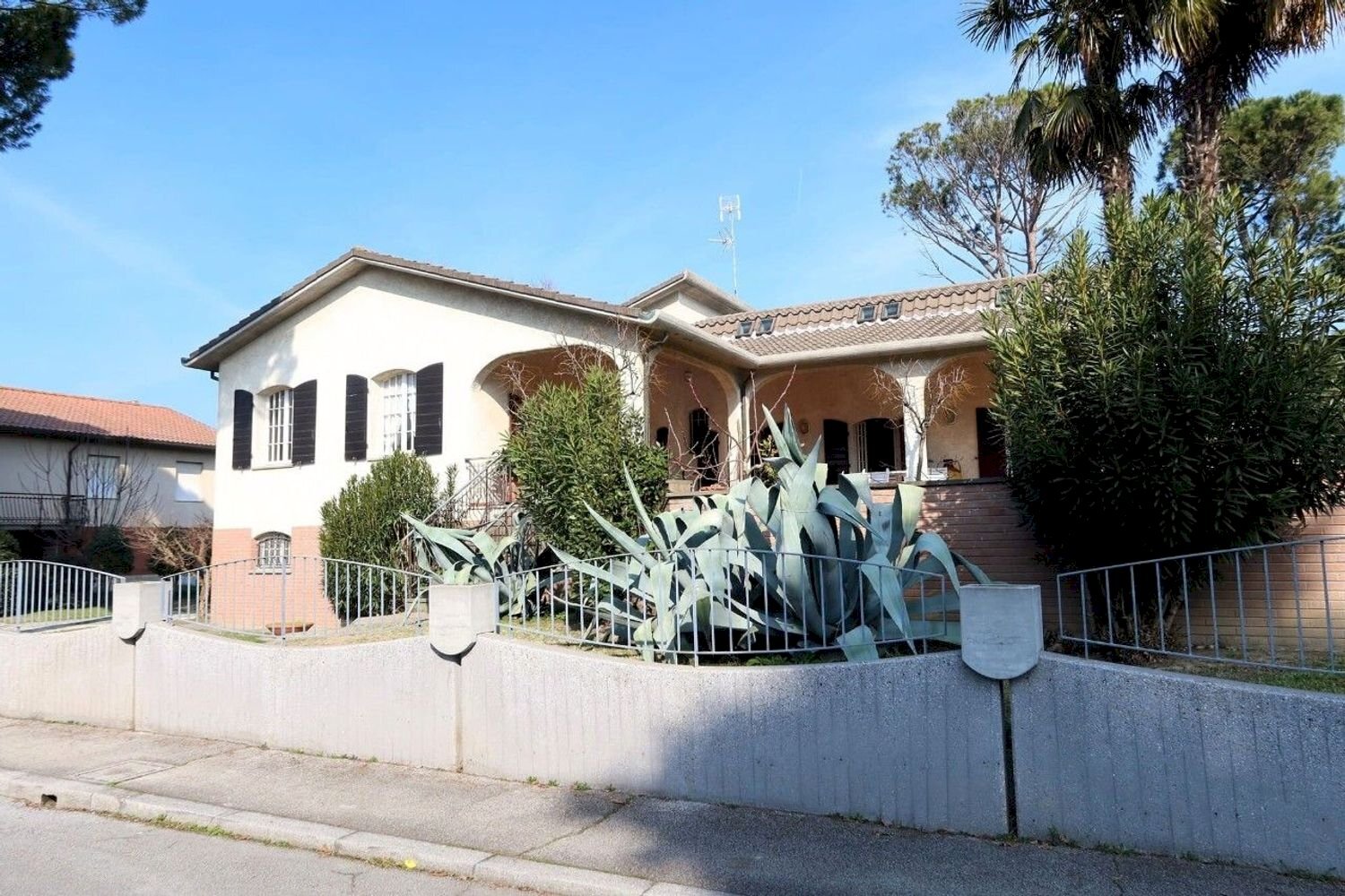 facciata - Casa indipendente Don Nicola Silvagni
 
1, Ravenna - foto 2