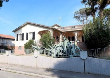 facciata - Casa indipendente Don Nicola Silvagni
 
1, Ravenna - foto 2