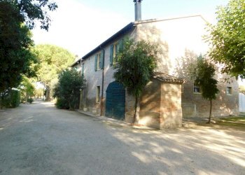 facciata - Casa semi indipendente Matelica
 
96, Cervia - foto 2