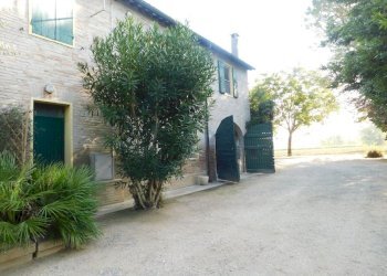 facciata - Casa semi indipendente Matelica
 
96, Cervia - foto 5