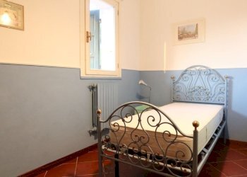 camera da letto - Casa semi indipendente dei Cosmonauti
 
35, Cervia - foto 22