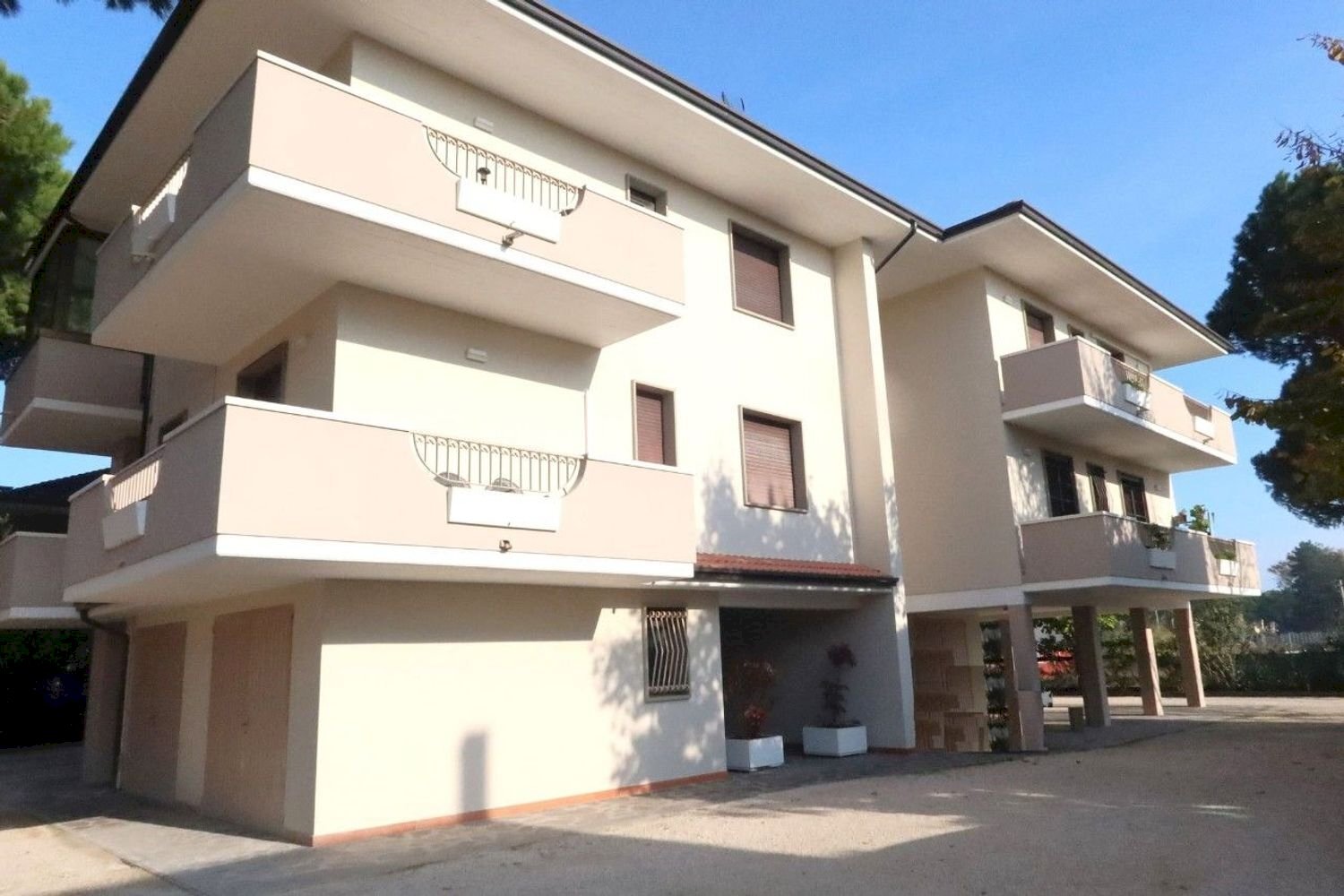 facciata - Quadrilocale Caduti per la Libertà
 
251, Cervia - foto 3