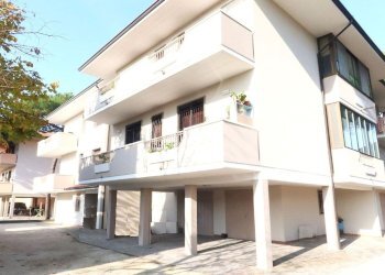 facciata - Quadrilocale Caduti per la Libertà
 
251, Cervia - foto 1