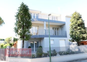 Foto 2 - Quadrilocale viale belfiore
 
1, Cervia - foto 2