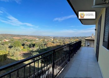 terrazzo - Appartamento Maestro Antonino Cirinnà
 
1, Canicattini Bagni - foto 1