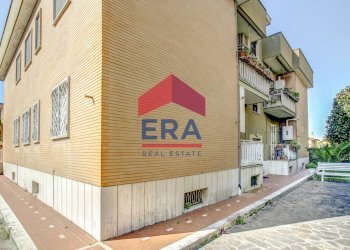 Ingresso Esterno - Quadrilocale Via Amos Cassioli
 
10, Roma - foto 9