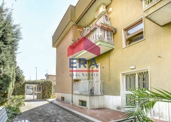 Ingresso Esterno - Quadrilocale Via Amos Cassioli
 
10, Roma - foto 5