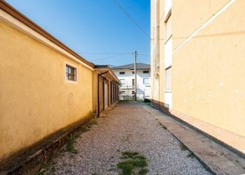 Foto 20 - Trilocale Via Gaetano Donizetti
 
7, Cene - foto 20