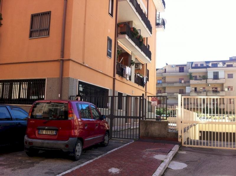 Foto 2 - Magazzino VIA VINCENZO LUPOLI
 
38, Caserta - foto 2