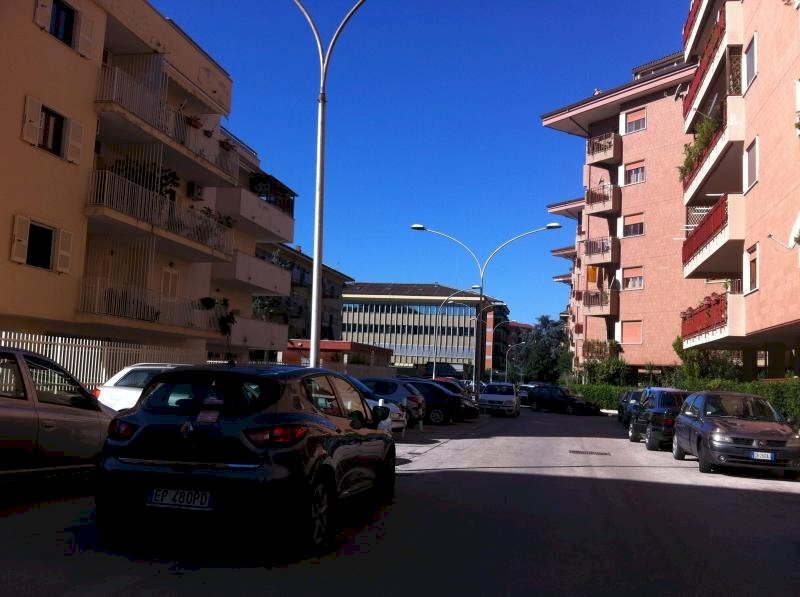 Foto 3 - Magazzino VIA VINCENZO LUPOLI
 
38, Caserta - foto 3