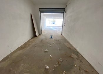 Foto 3 - Box Via Volta
 
36, Caserta - photo 3