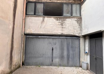 Foto 1 - Box Via Lupoli, Caserta - photo 1