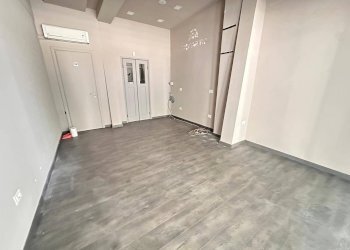 Foto 2 - Negozio Corso Giannone
166, Caserta - foto 2