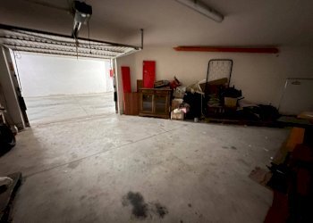 Foto 2 - Box Via Antonello da Caserta
 
22, Caserta - photo 2