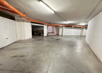 Foto 3 - Box Via Antonello da Caserta
 
22, Caserta - photo 3