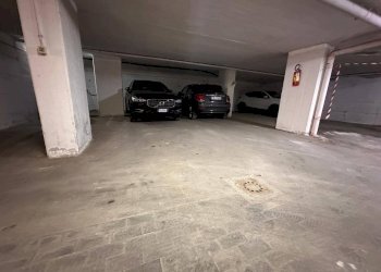 Foto 3 - Box Via Lupoli
 
38, Caserta - photo 3