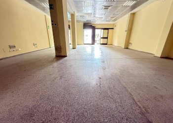 Foto 3 - Negozio VIA ACQUAVIVA
36 A, Caserta - foto 3