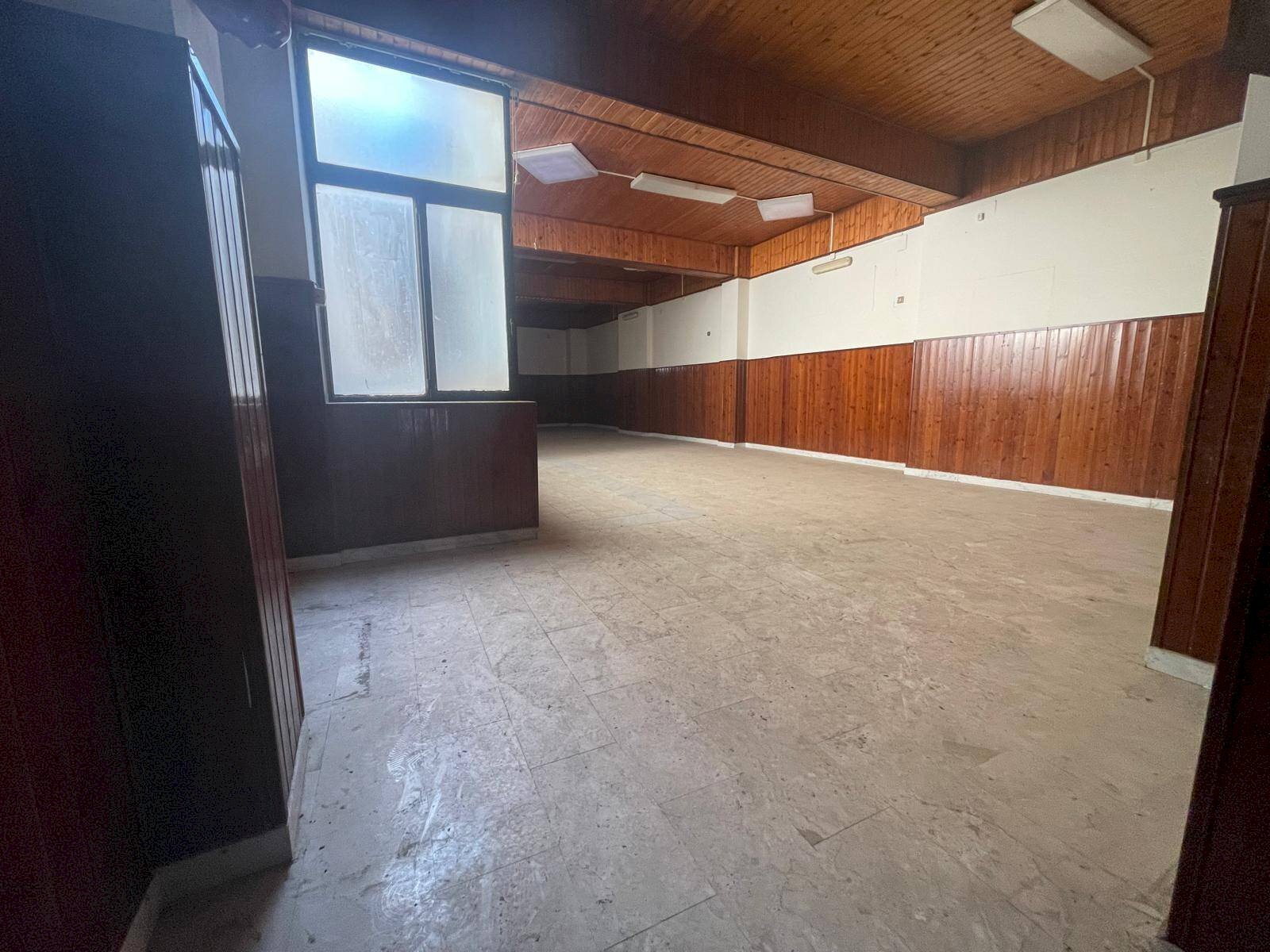 Foto 3 - Negozio VIA MAZZOCCHI
 
23, Caserta - foto 2